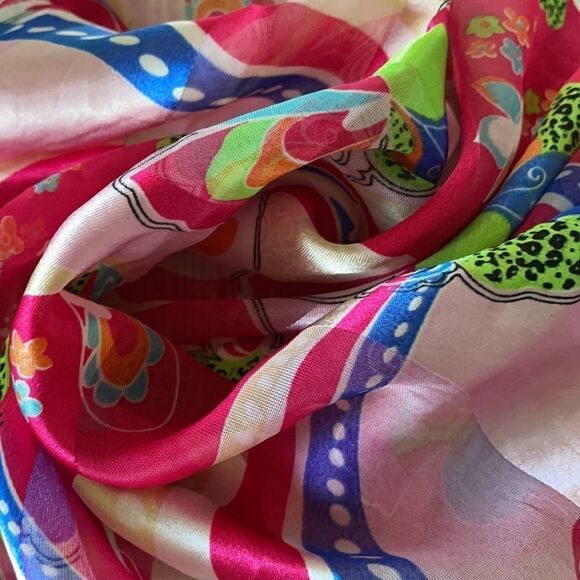 70s style Floral and butterfly pattern Scarf - Picture 3 of 5